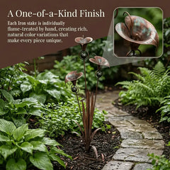 CallaChime – Handgefertigter Gartenstab mit Calla-Lilien & Klangspiel