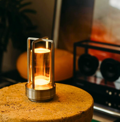 LumiLight Kabellose Tischleuchte - Wasserfest und tragbar - Beleuchtet mit Stil und Dimmfunktion